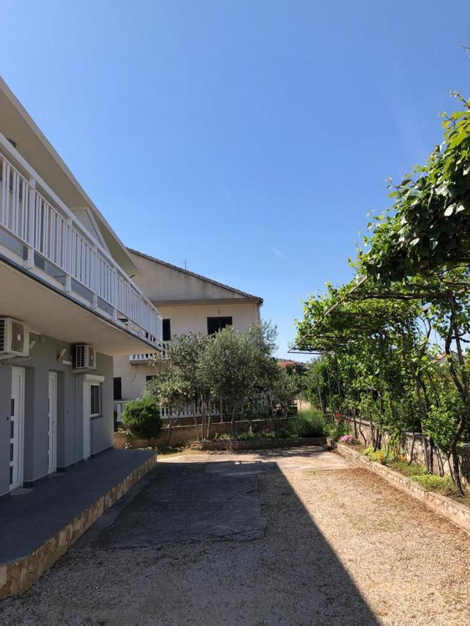 Apartmani Bolero - Obiteljski Odmor Vodice Exterior photo