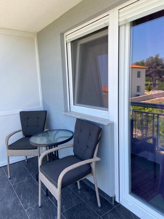 Apartmani Bolero - Obiteljski Odmor Vodice Exterior photo